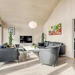 בית נופש Gorgeous In Idestrup With Kitchen Bøtø By