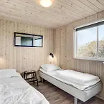 בית נופש Gorgeous In Idestrup With Kitchen