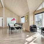 Gorgeous In Idestrup With Kitchen בית נופש Bøtø By