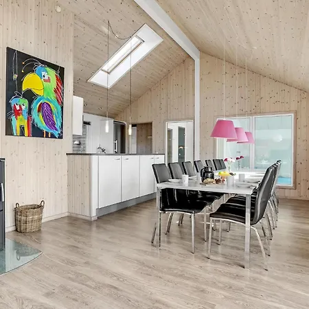 בית נופש Gorgeous In Idestrup With Kitchen