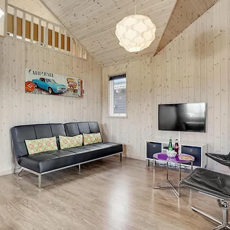 בית נופש Gorgeous In Idestrup With Kitchen Bøtø By